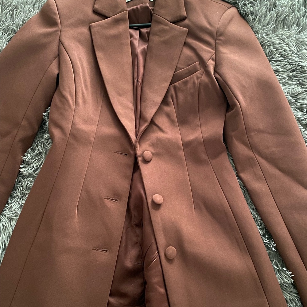 Suit - Picture 6 of 6